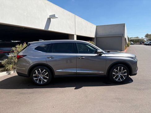 Used 2022 Acura MDX w/ Technology Package FWD image 4