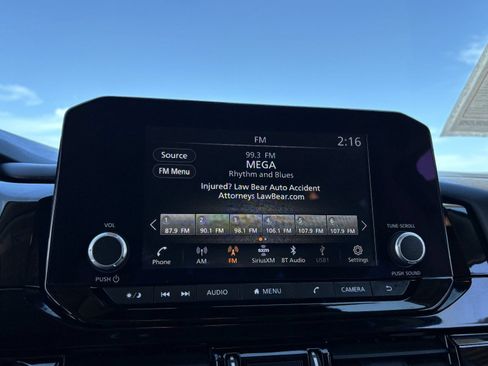 Used 2025 Nissan Pathfinder SV FWD image 23
