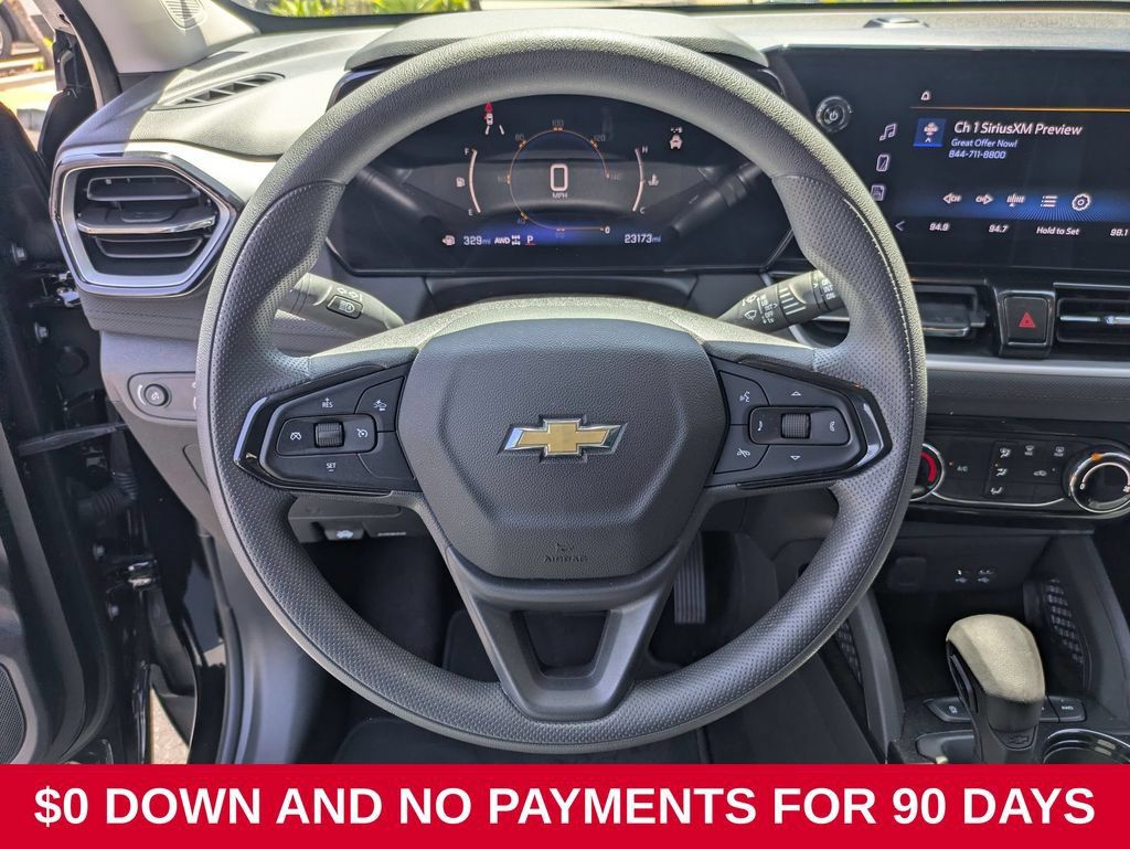 Used 2025 Chevrolet TrailBlazer LT AWD/4WD image 18