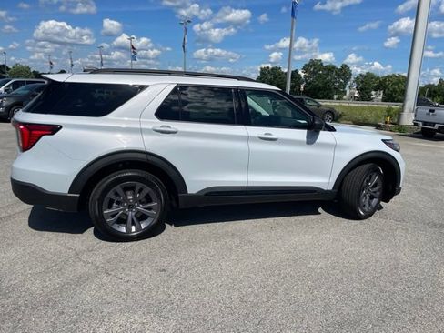 New 2026 Ford Explorer Active w/ Active Comfort Package AWD/4WD image 12