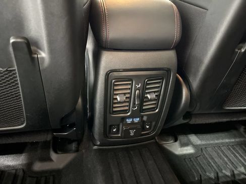 Used 2023 Dodge Durango GT RWD image 22