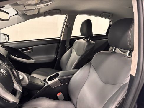 Used 2015 Toyota Prius One image 12