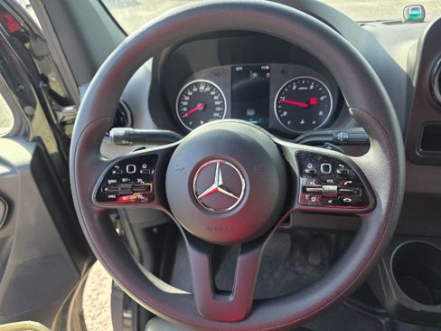 Used 2023 Mercedes-Benz Sprinter 2500 image 10
