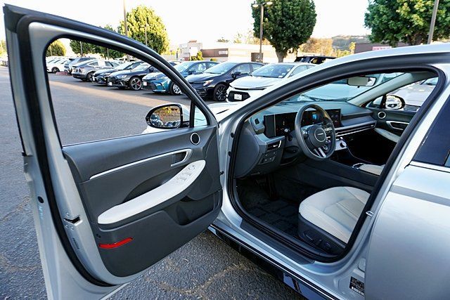 Certified 2025 Hyundai Sonata SEL FWD image 47