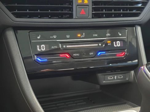 New 2026 Volkswagen Jetta SE FWD image 29