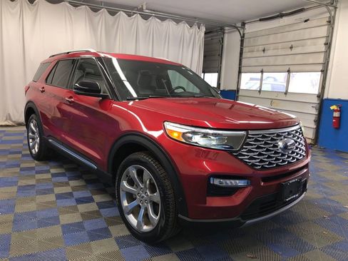 Certified 2020 Ford Explorer Platinum w/ Premium Technology Package image 5