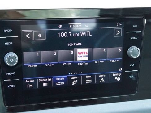 Used 2025 Volkswagen Jetta SE w/ Sunroof Package FWD image 24