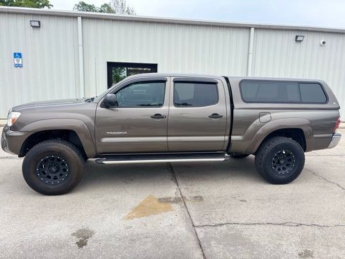 Used 2013 Toyota Tacoma PreRunner w/ SR5 Pkg image 2