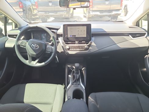 Used 2025 Toyota Corolla LE FWD image 13