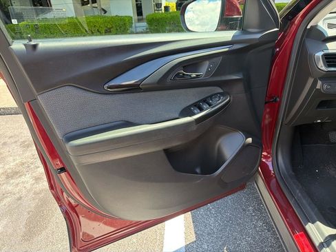 Used 2023 Chevrolet TrailBlazer LT w/ Convenience Package image 12