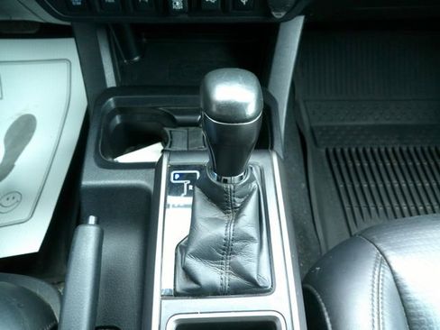 Used 2021 Toyota Tacoma TRD Sport w/ TRD Premium Sport Package AWD/4WD image 22
