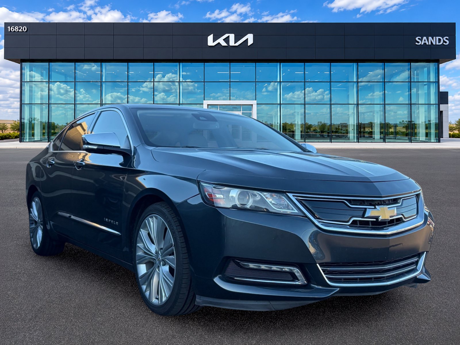 Used 2018 Chevrolet Impala Premier w/ Premier Confidence Package FWD image 2