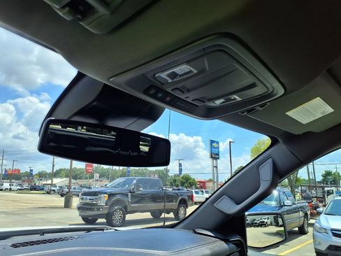 Used 2025 Chevrolet Silverado 1500 LTZ AWD/4WD image 31