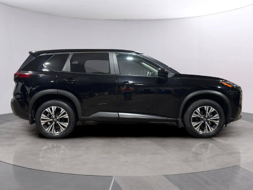 Used 2023 Nissan Rogue SV AWD/4WD image 2