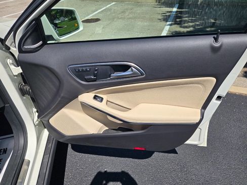 Used 2016 Mercedes-Benz GLA 250 4MATIC image 17