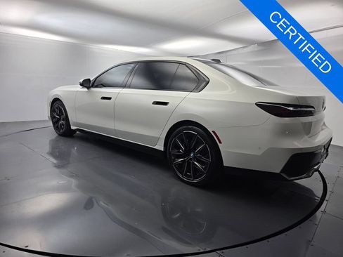 Used 2023 BMW 740i w/ Parking Assistance Package RWD image 6