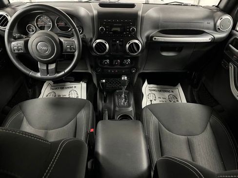 Used 2016 Jeep Wrangler Sahara w/ Connectivity Group AWD/4WD image 21