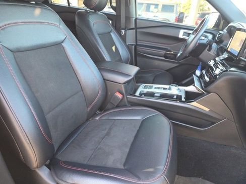 Used 2023 Ford Explorer ST-Line w/ Class IV Trailer Tow Package image 15