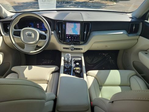 Used 2023 Volvo XC60 T8 Ultimate w/ Climate Package AWD/4WD image 16