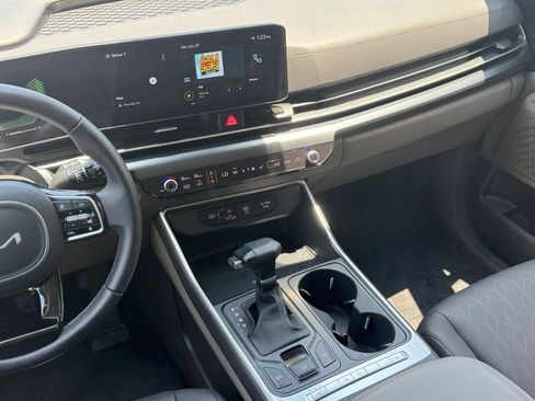 Used 2026 Kia Carnival FWD image 21