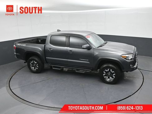 Used 2020 Toyota Tacoma TRD Off-Road AWD/4WD image 57