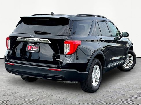 Used 2022 Ford Explorer XLT AWD/4WD image 6