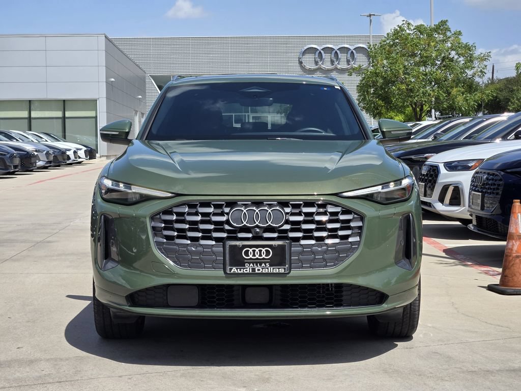 Used 2025 Audi Q5 Premium Plus w/ Premium Plus AWD/4WD image 4