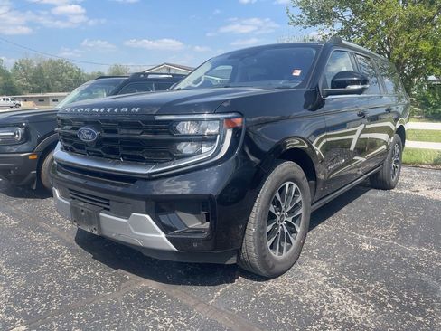 Used 2025 Ford Expedition Max Platinum AWD/4WD image 2