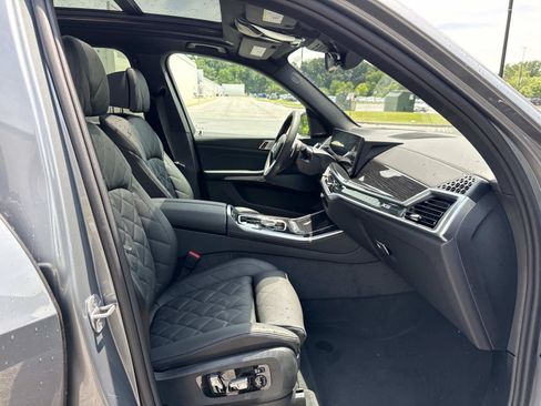 New 2026 BMW X5 xDrive40i w/ M Sport Package AWD/4WD image 16