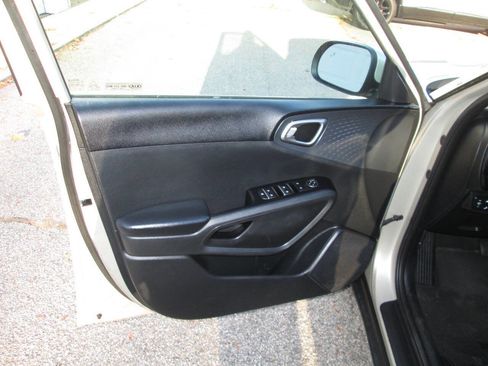 Used 2020 Kia Soul EX image 14