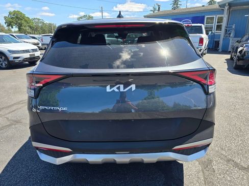 Used 2023 Kia Sportage LX FWD image 4