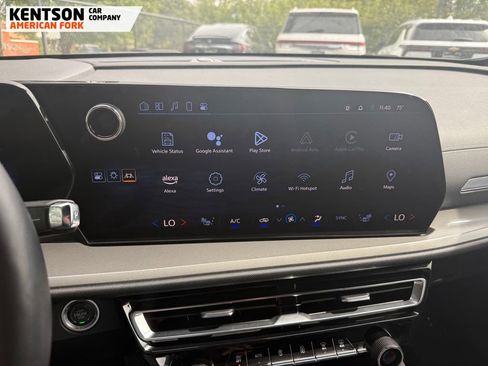 Used 2024 Chevrolet Traverse LT image 28