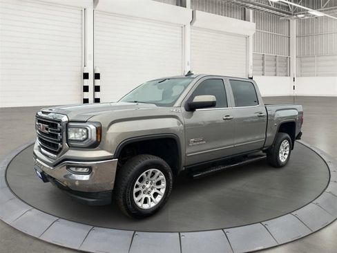 Used 2017 GMC Sierra 1500 SLE image 9