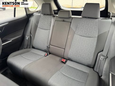 Used 2025 Toyota RAV4 XLE AWD/4WD image 33