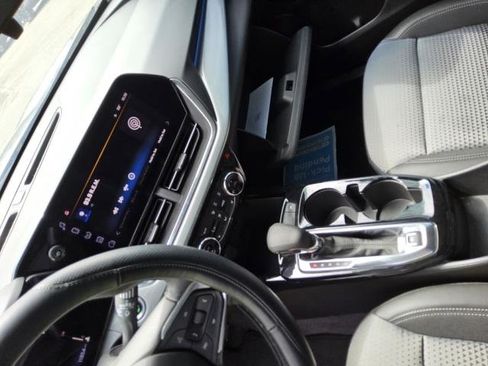 Used 2025 Chevrolet Trax LT w/ Driver Confidence Package FWD image 3