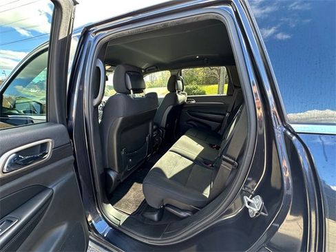 Used 2016 Jeep Grand Cherokee Laredo w/ Quick Order Package 23E image 18