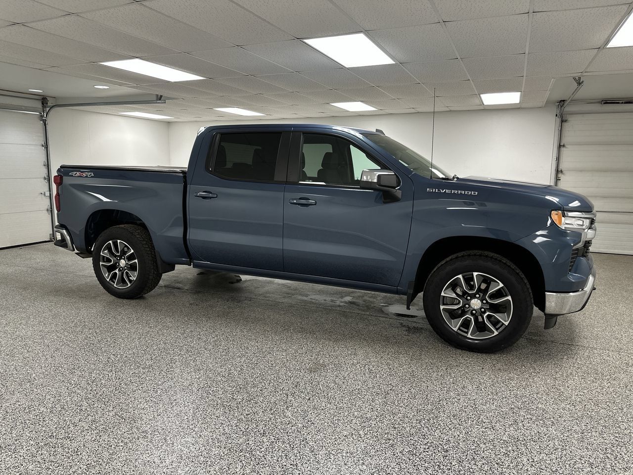 Used 2024 Chevrolet Silverado 1500 LT AWD/4WD image 1