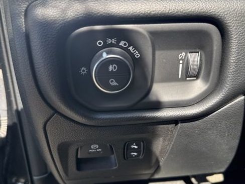 Used 2020 RAM 1500 Big Horn AWD/4WD image 17