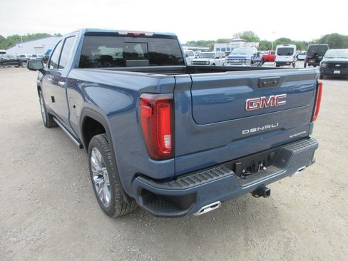 New 2026 GMC Sierra 1500 Denali w/ Denali Reserve Package AWD/4WD image 9