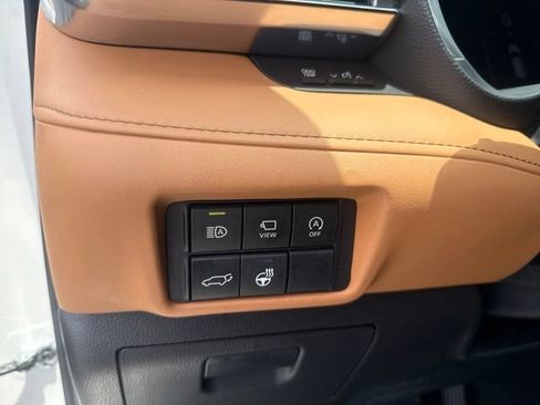 Used 2023 Toyota Highlander Platinum FWD image 27