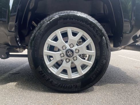 Used 2026 Toyota Tacoma SR5 AWD/4WD image 12