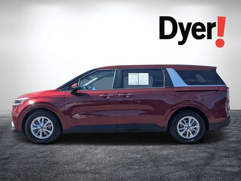 Certified 2024 Kia Carnival LX image 8