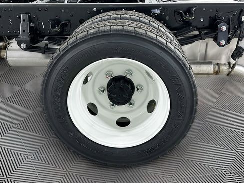 New 2026 Isuzu NPR RWD image 15