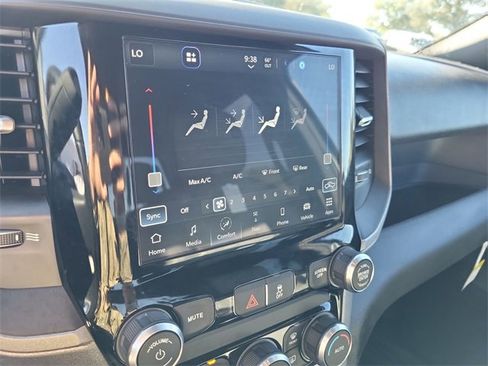 Used 2024 RAM 2500 Tradesman w/ Chrome Appearance Group image 16