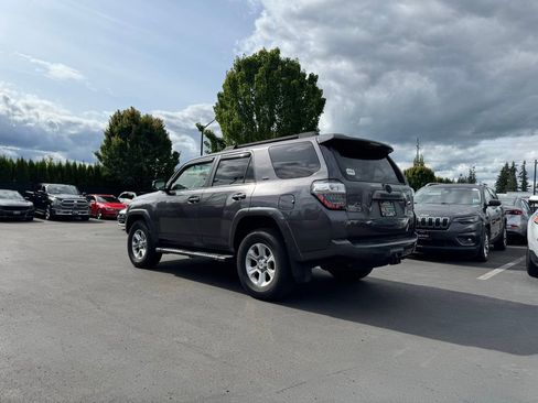 Used 2021 Toyota 4Runner SR5 Premium w/ Moonroof Package AWD/4WD image 11
