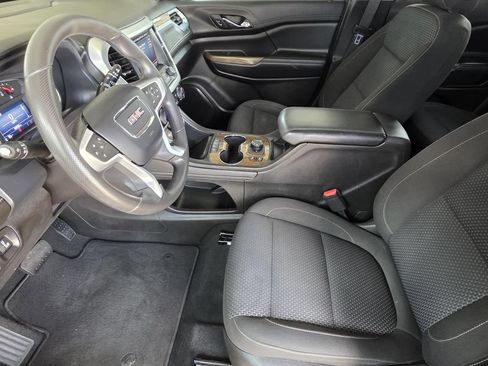 Used 2023 GMC Acadia SLE w/ Driver Convenience Package FWD image 6
