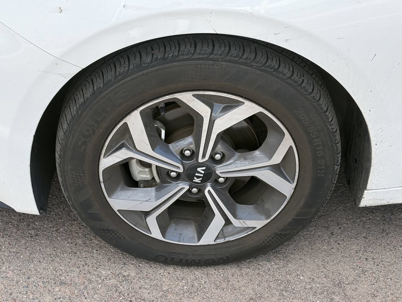 Used 2020 Kia Forte LXS FWD image 4