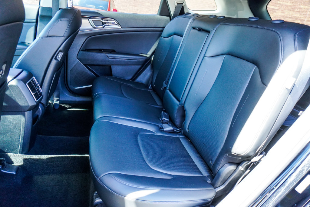 Used 2024 Kia Sportage EX FWD image 8