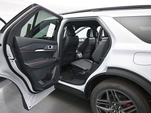 New 2026 Ford Explorer ST-Line RWD image 18
