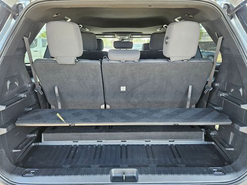 Used 2025 Toyota Sequoia SR5 AWD/4WD image 40